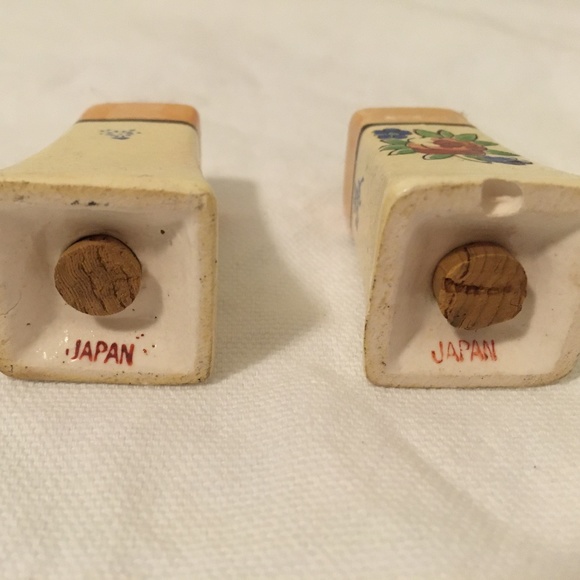 China Small Salt & Pepper Shakers, Made in Japan 🇯🇵! - Picture 7 of 7